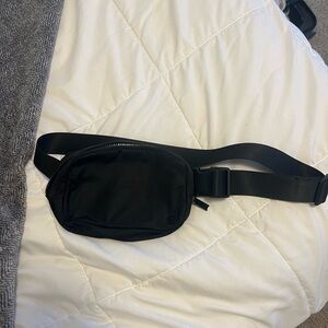 Lululemon wear everywhere belt bag
